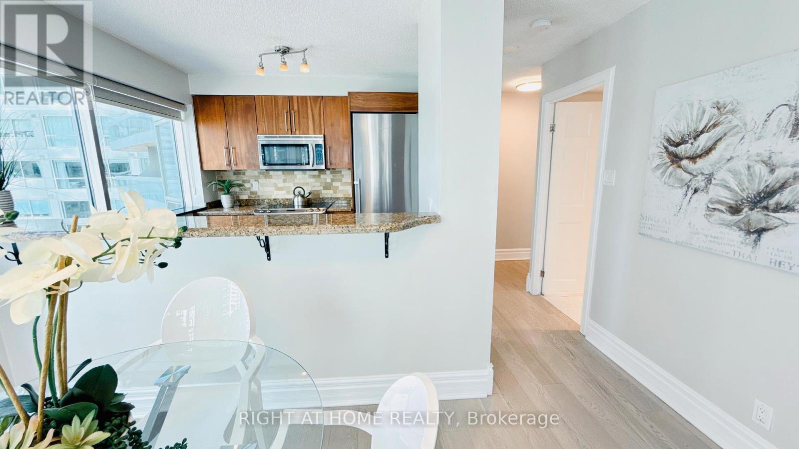 1012- 10 Queens Quay West, Toronto, ON photo 8