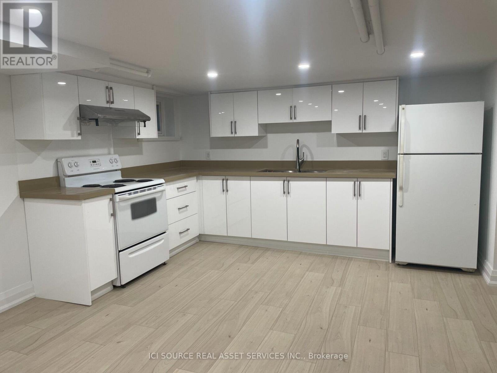 44 Courcelette Road — photo 4
