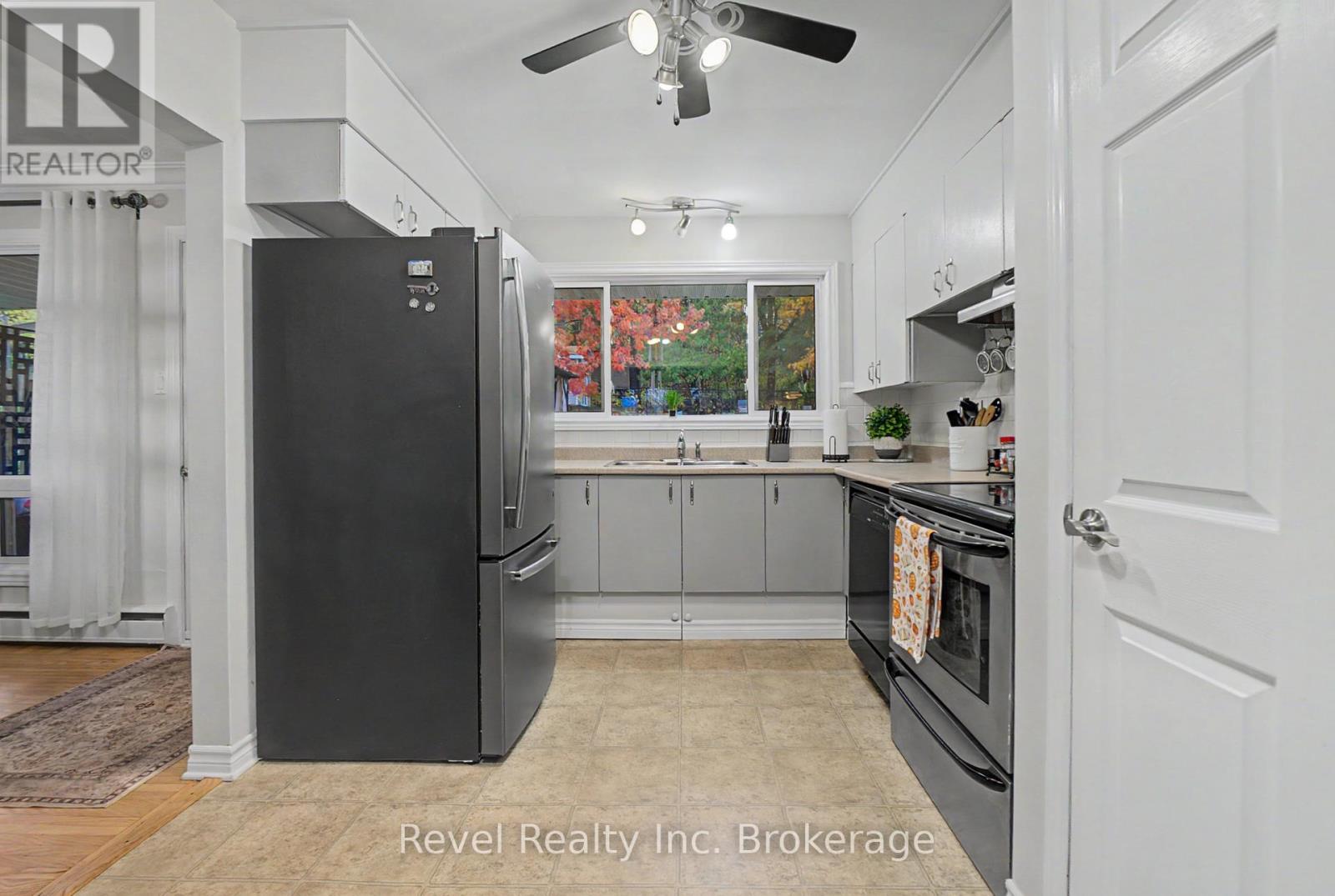 673 Laurentian Avenue — photo 13