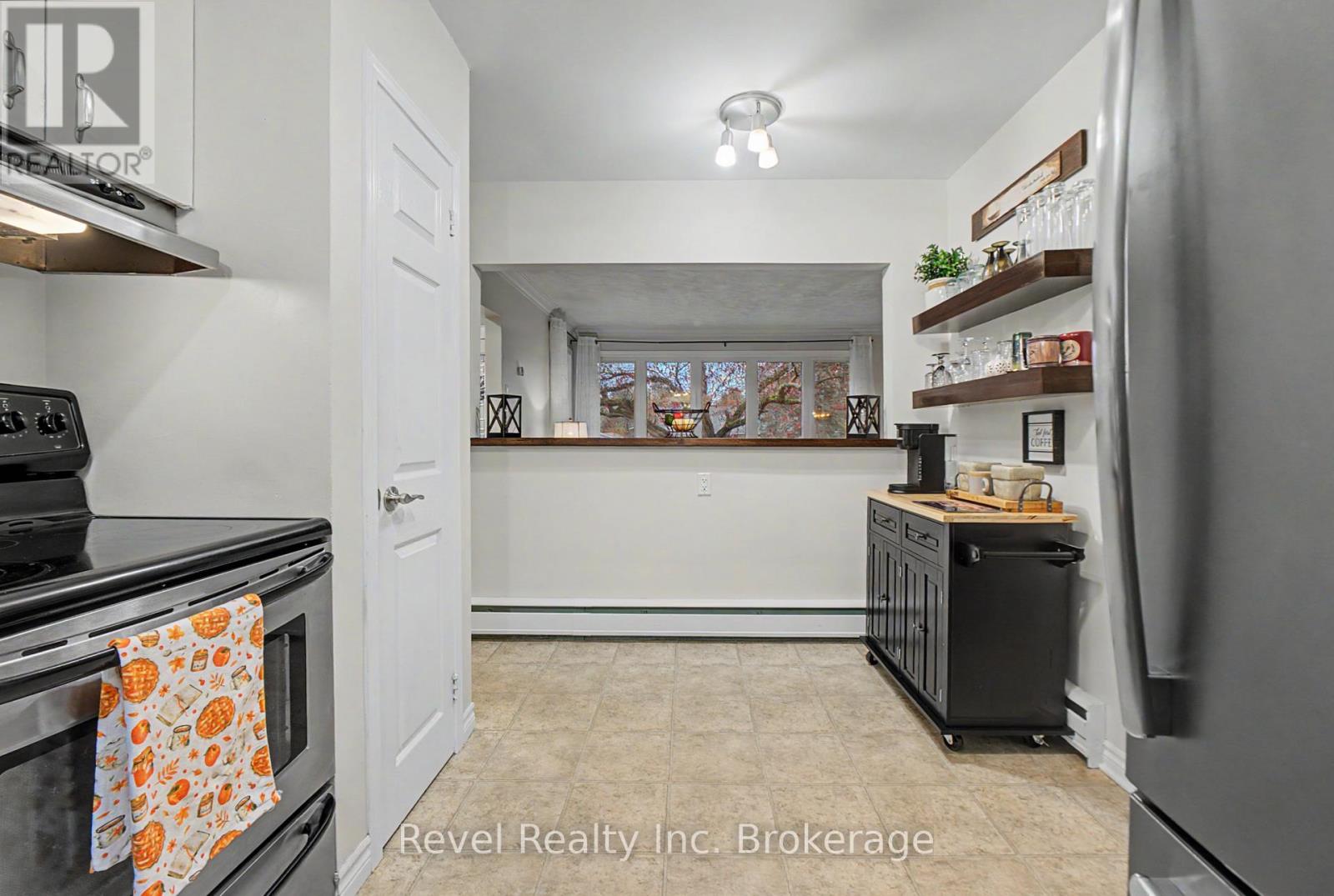 673 Laurentian Avenue — photo 16