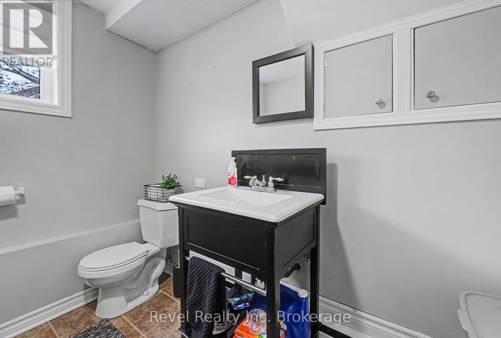 673 Laurentian Avenue — photo 26