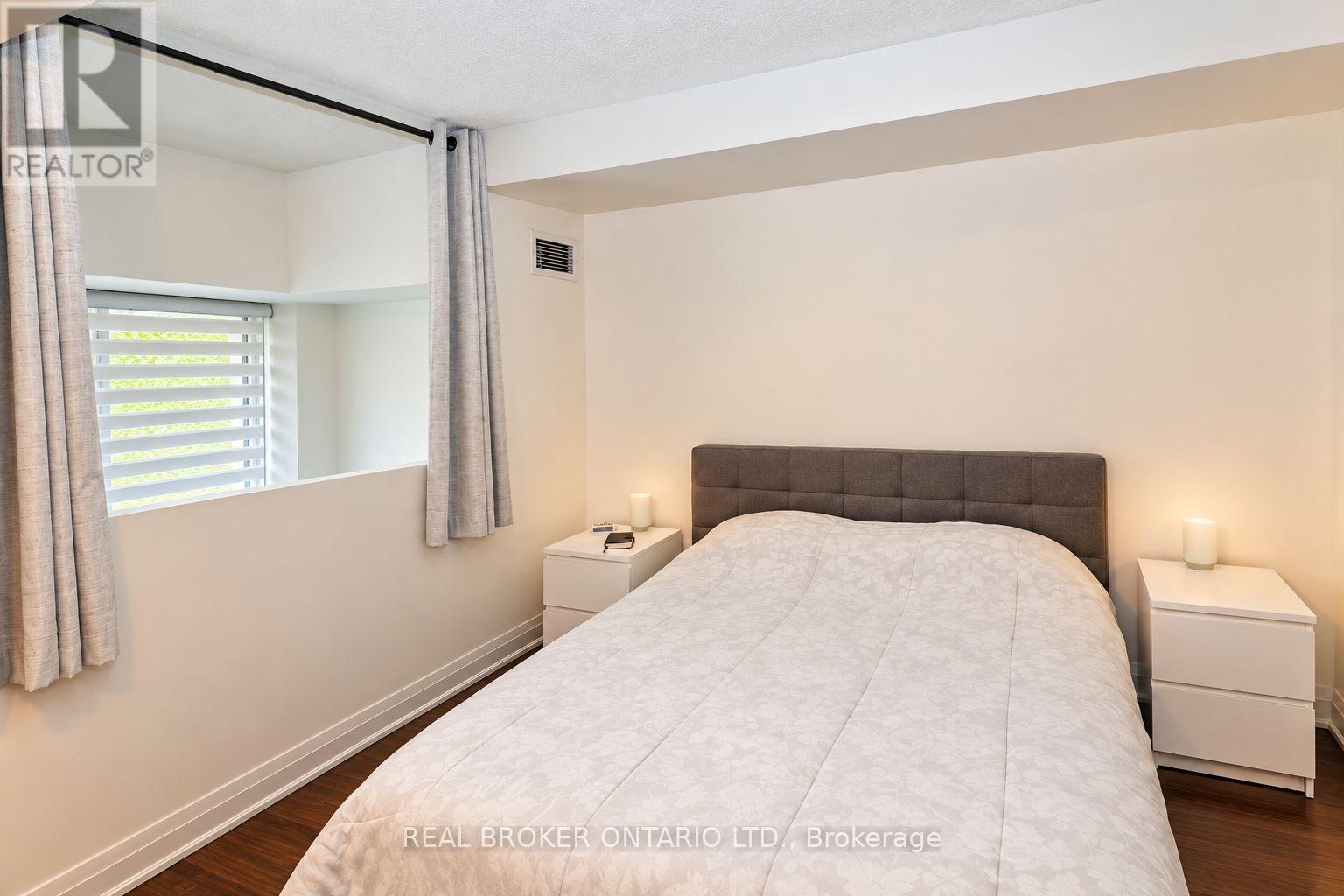 111- 12 Woodstream Boulevard, Vaughan, ON photo 5