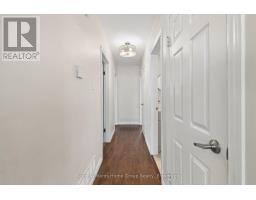 Bathroom - 61 Fairlawn Road, Kitchener, ON N2C1X8 Photo 13