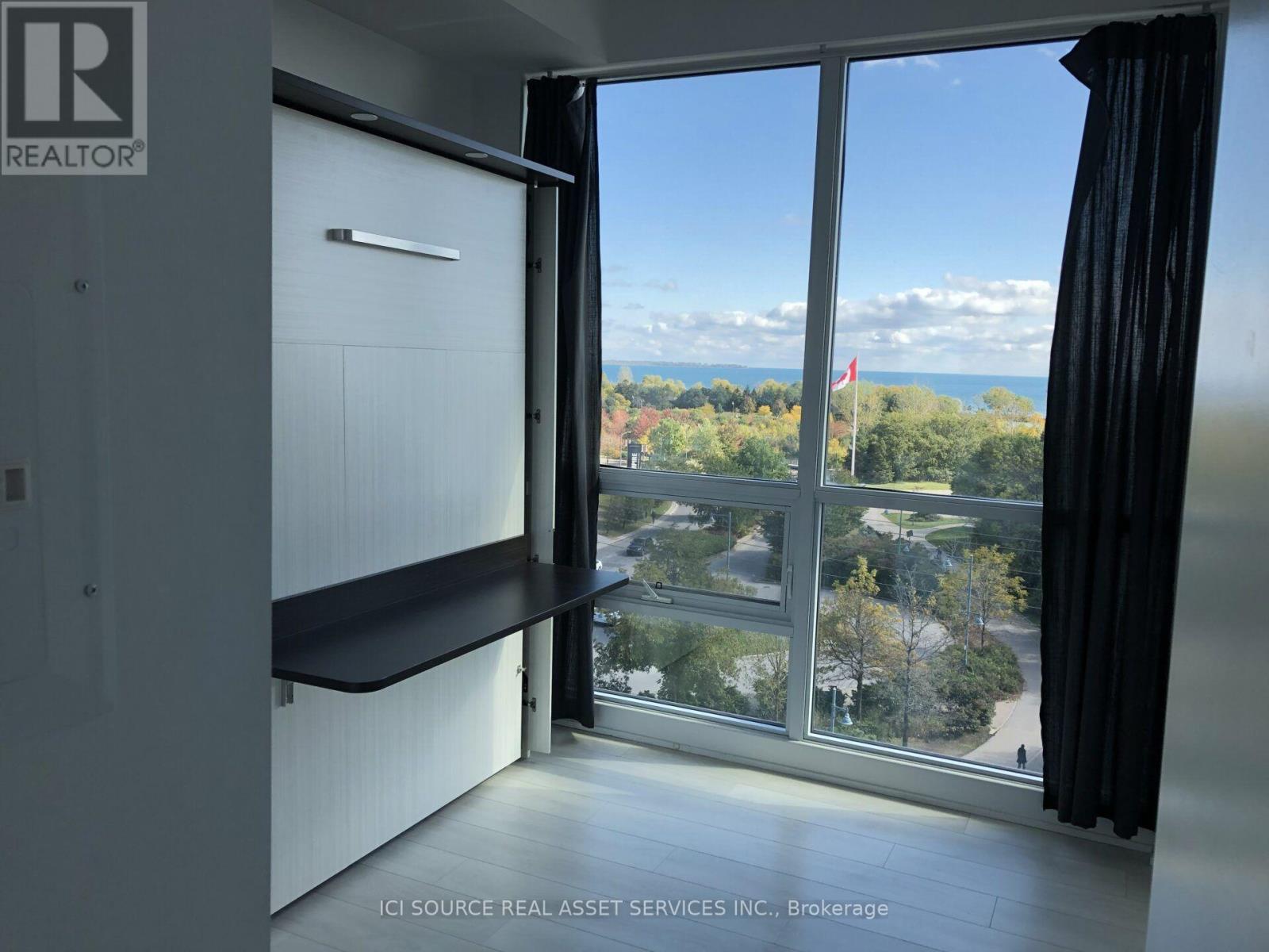 2200 Lakeshore Boulevard West — photo 8