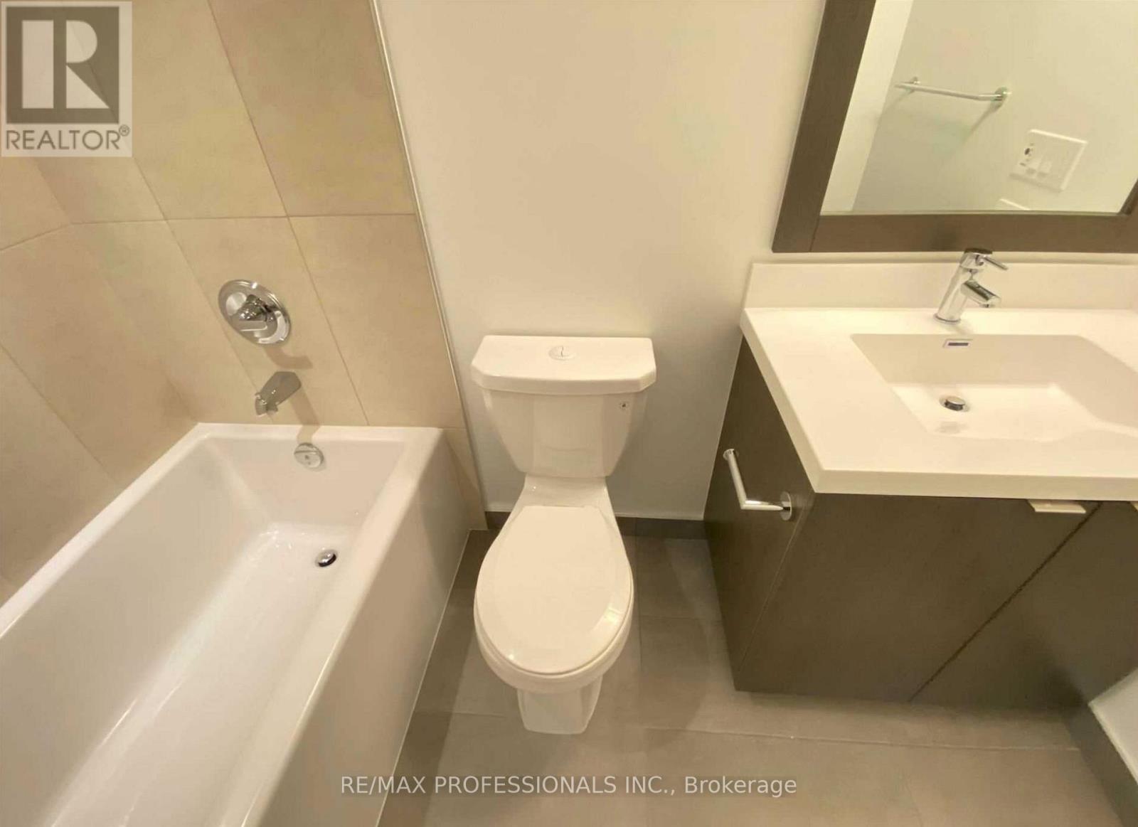 9 Mabelle Avenue — photo 12