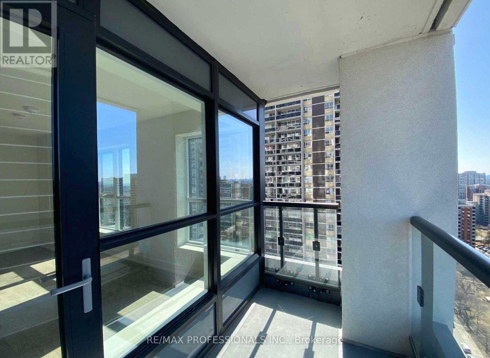 9 Mabelle Avenue — photo 17