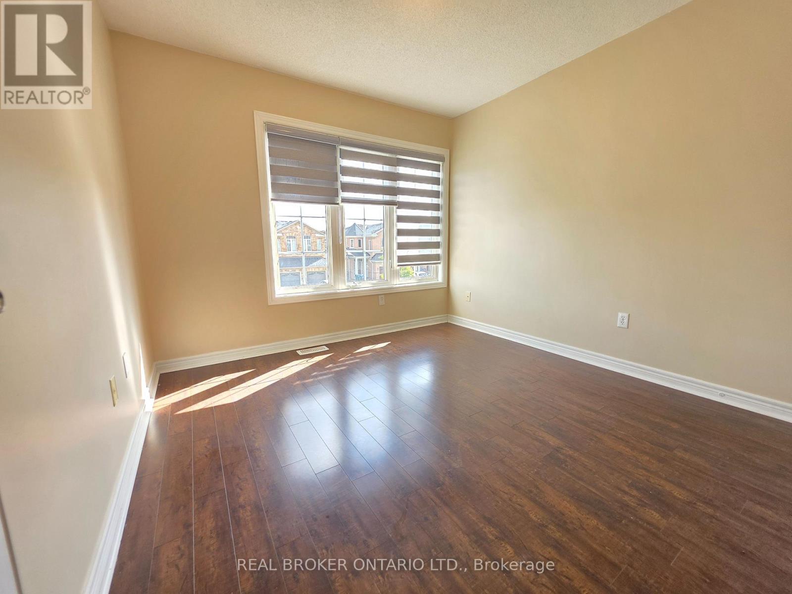 922 Ledbury Crescent — photo 16