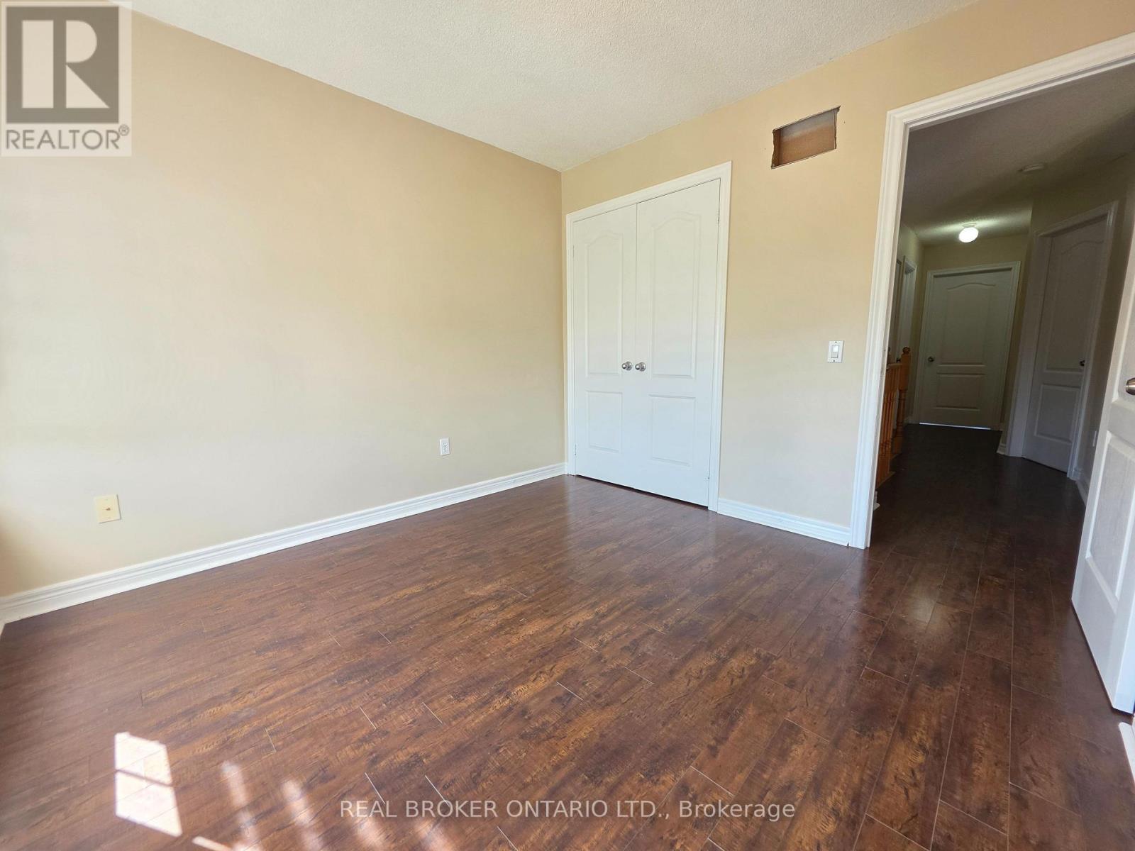 922 Ledbury Crescent — photo 17