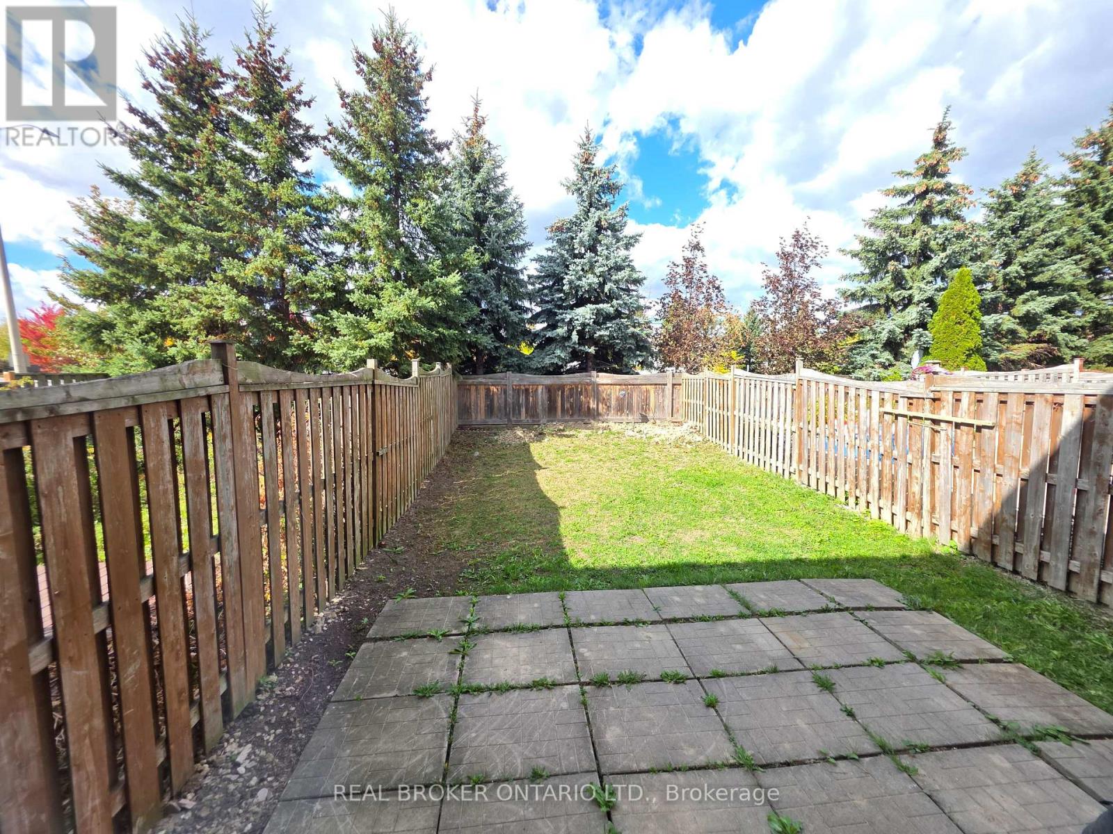 922 Ledbury Crescent — photo 22