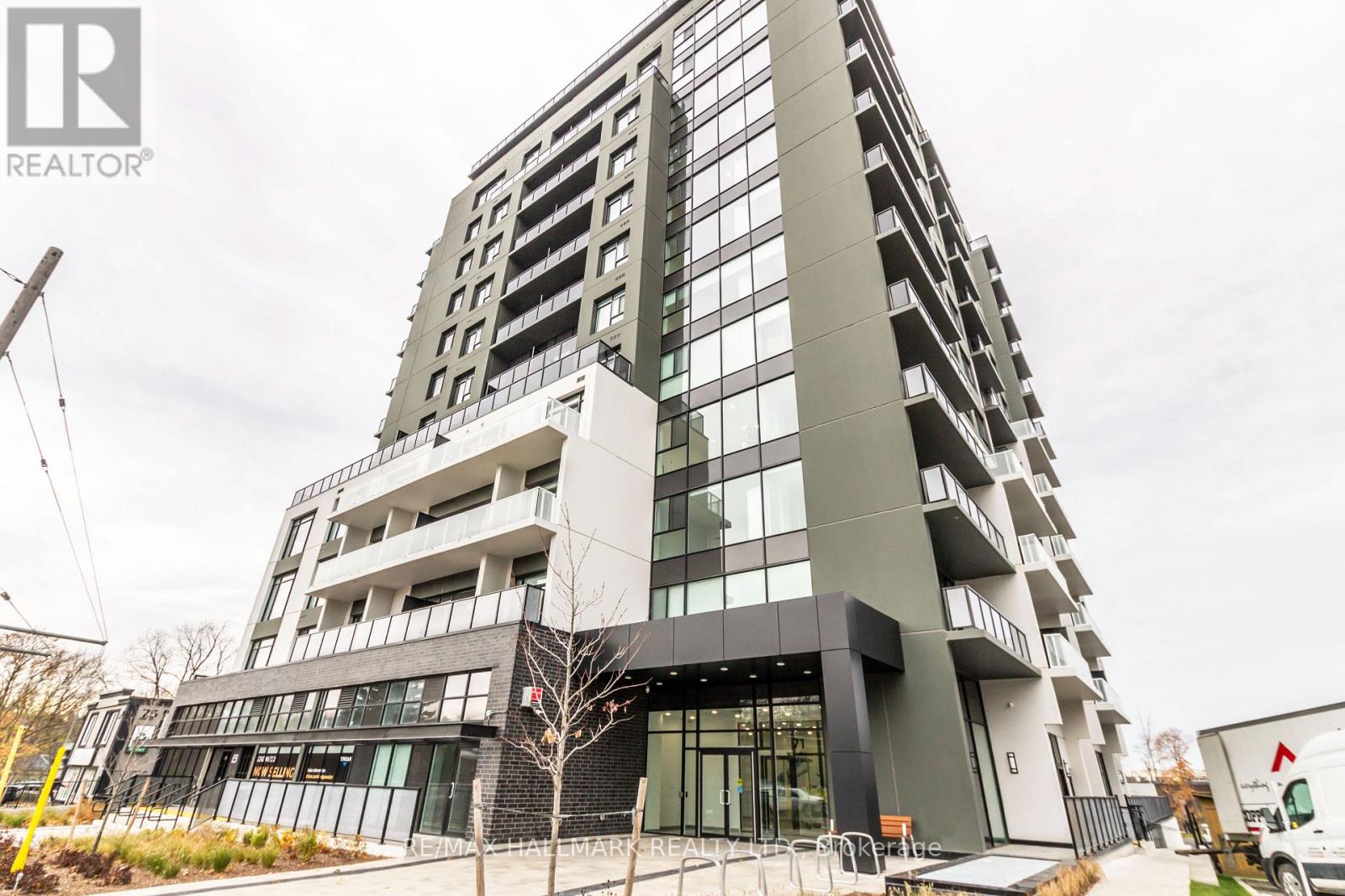 71 Wyndham Street South