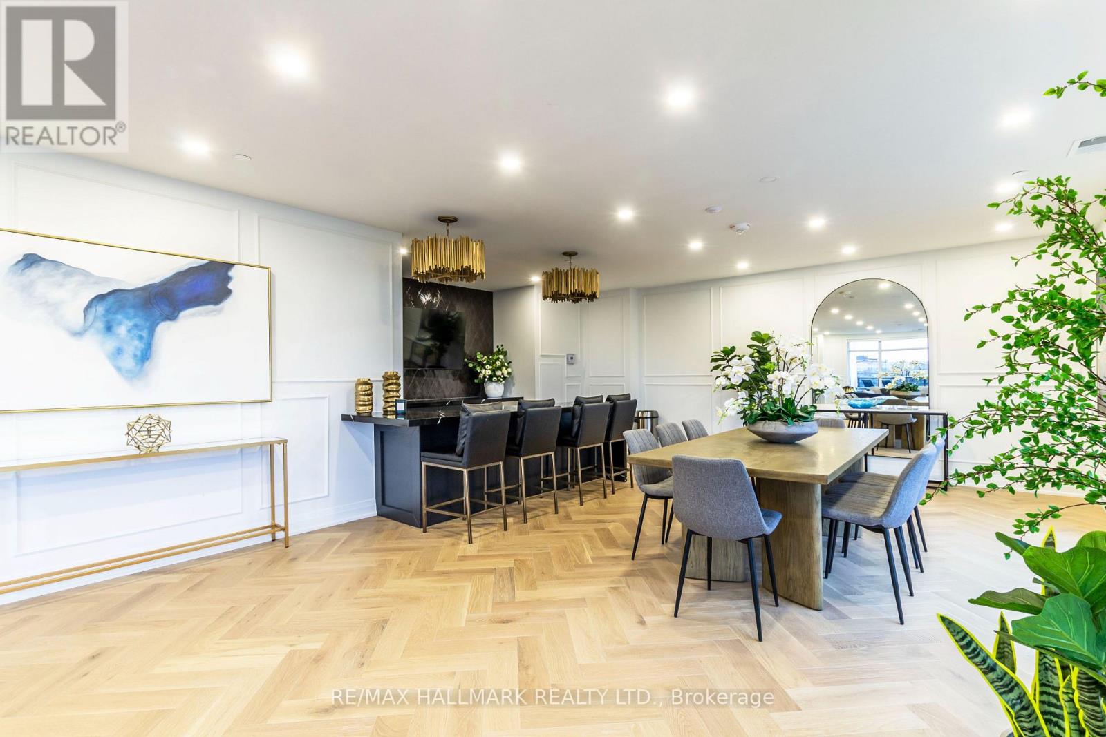 71 Wyndham Street South — photo 30