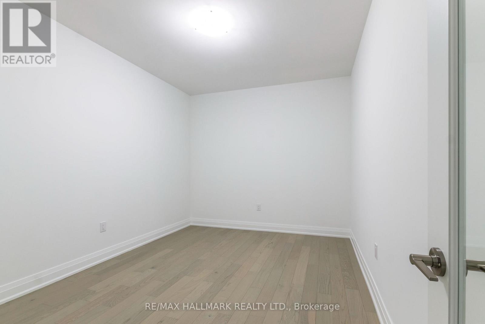71 Wyndham Street South — photo 7