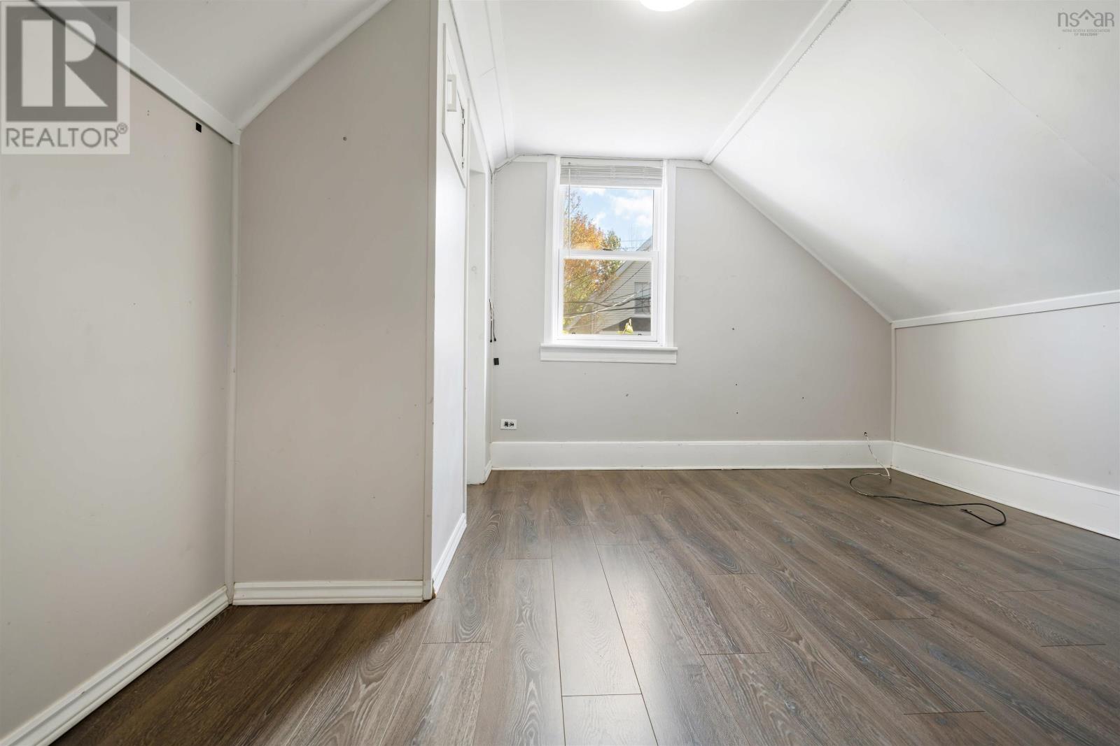 377 MacDonald Street - 14