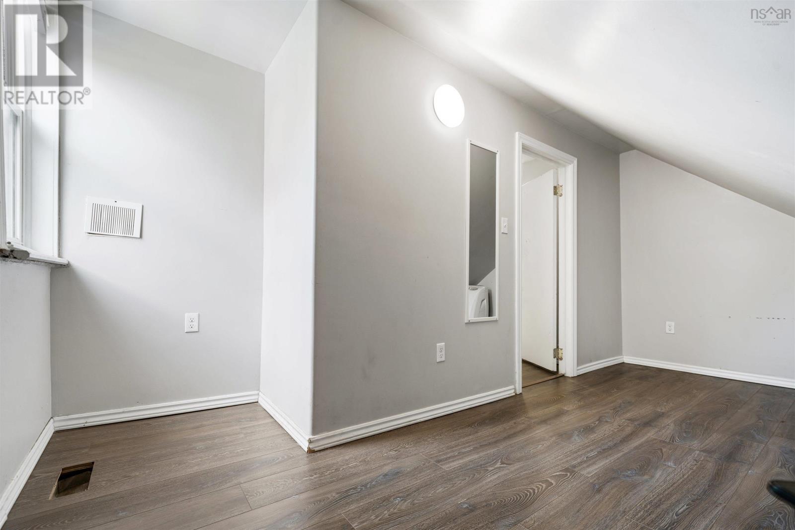 377 MacDonald Street - 20
