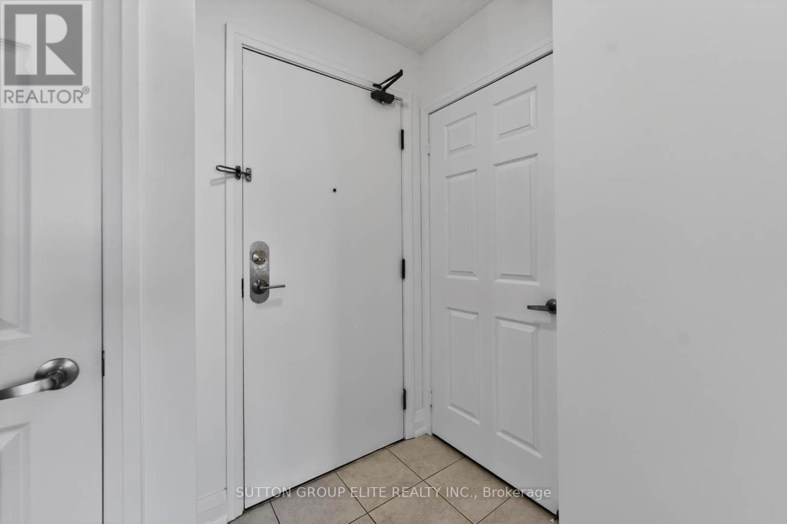 220 Forum Drive — photo 27