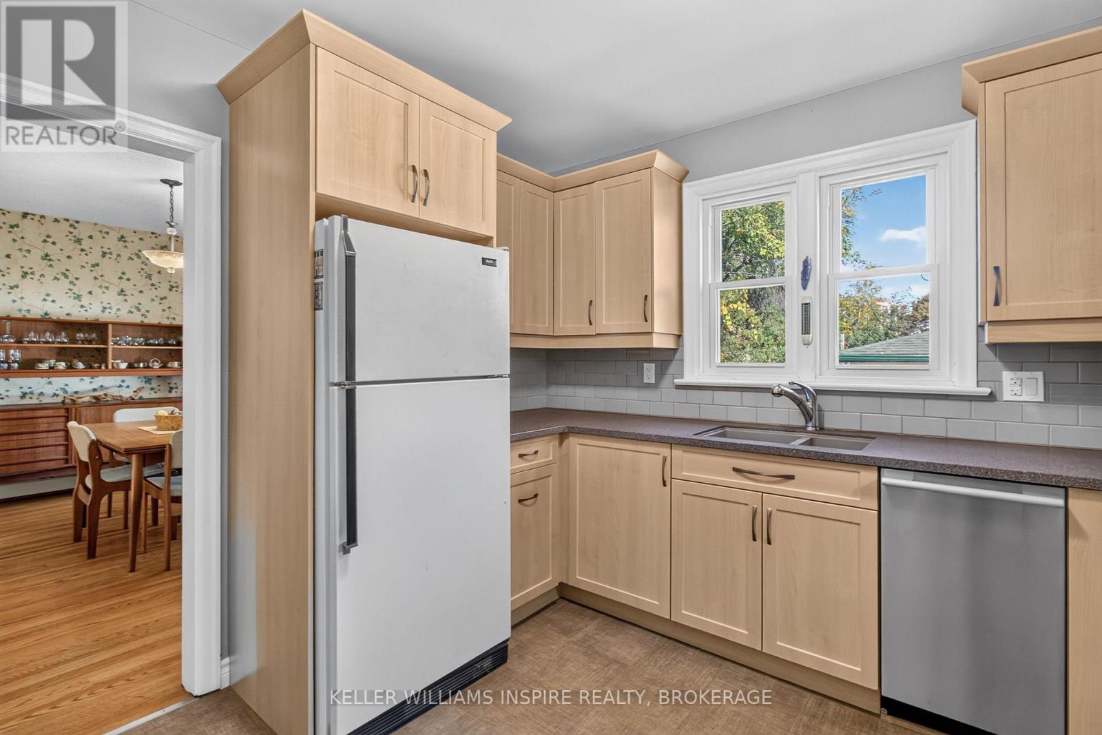 95 Dundas Street — photo 18