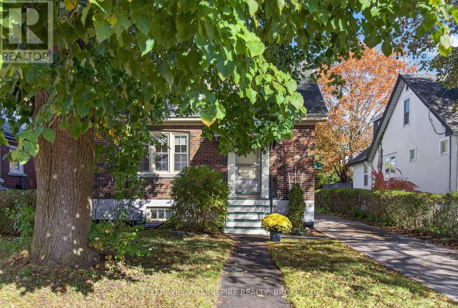95 Dundas Street — photo 2