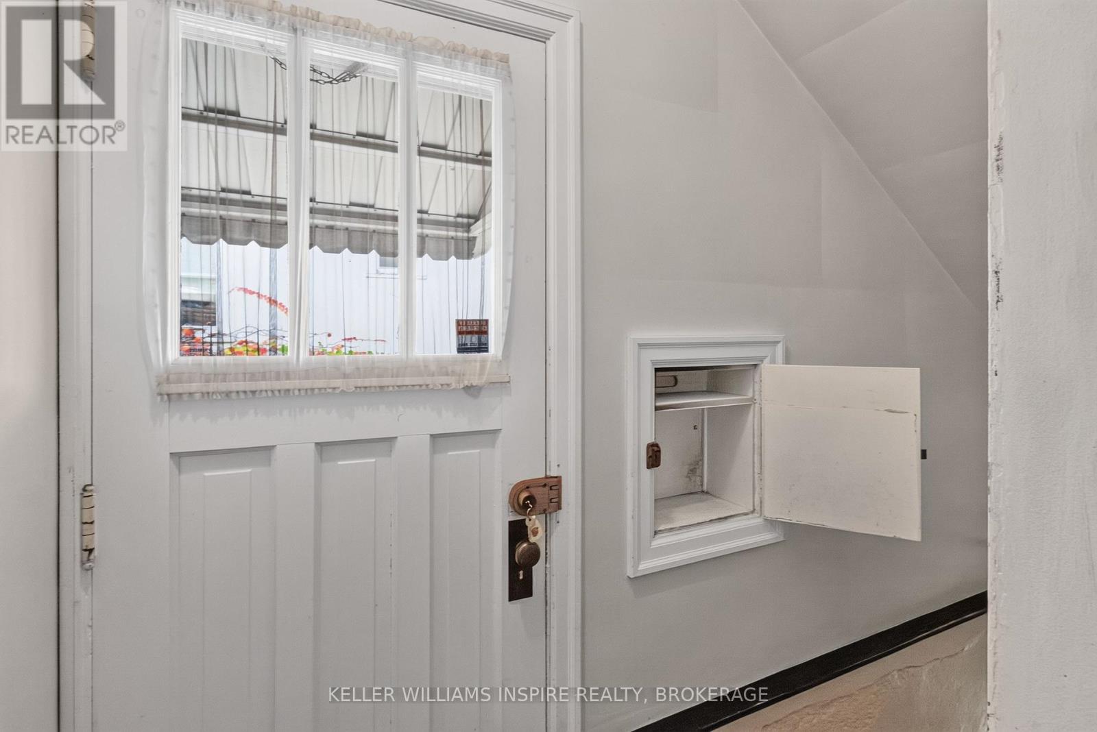 95 Dundas Street — photo 32