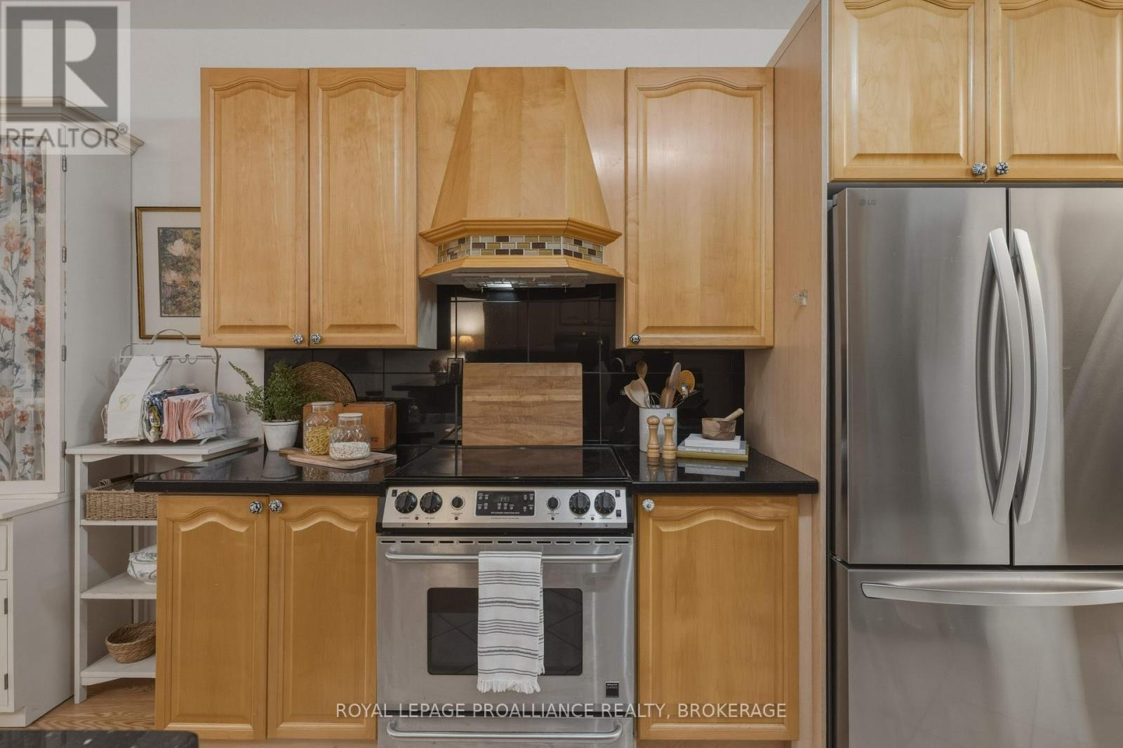 27 Victoria Avenue — photo 18