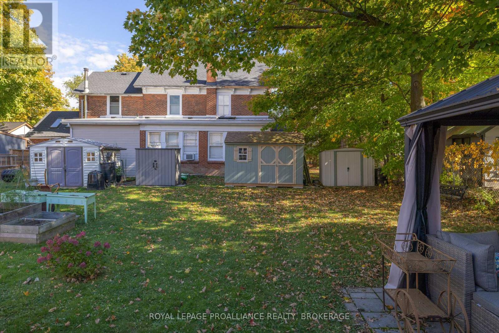 27 VICTORIA AVENUE - 39
