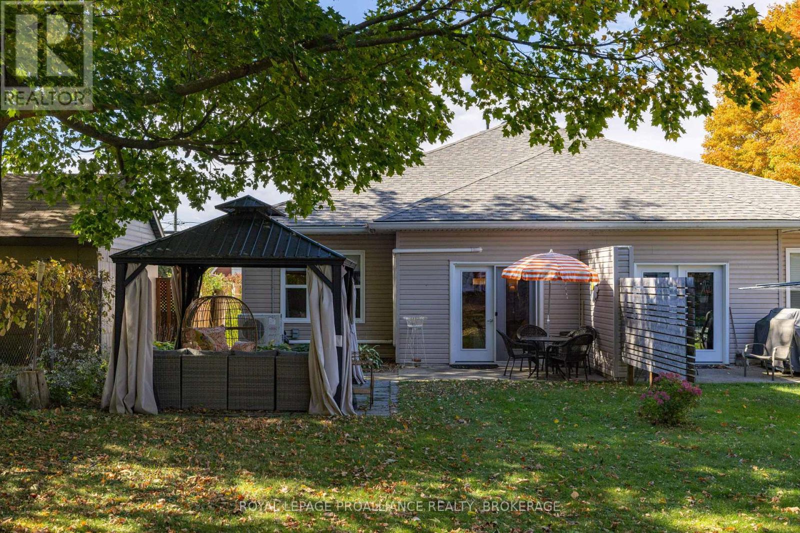 27 VICTORIA AVENUE - 42