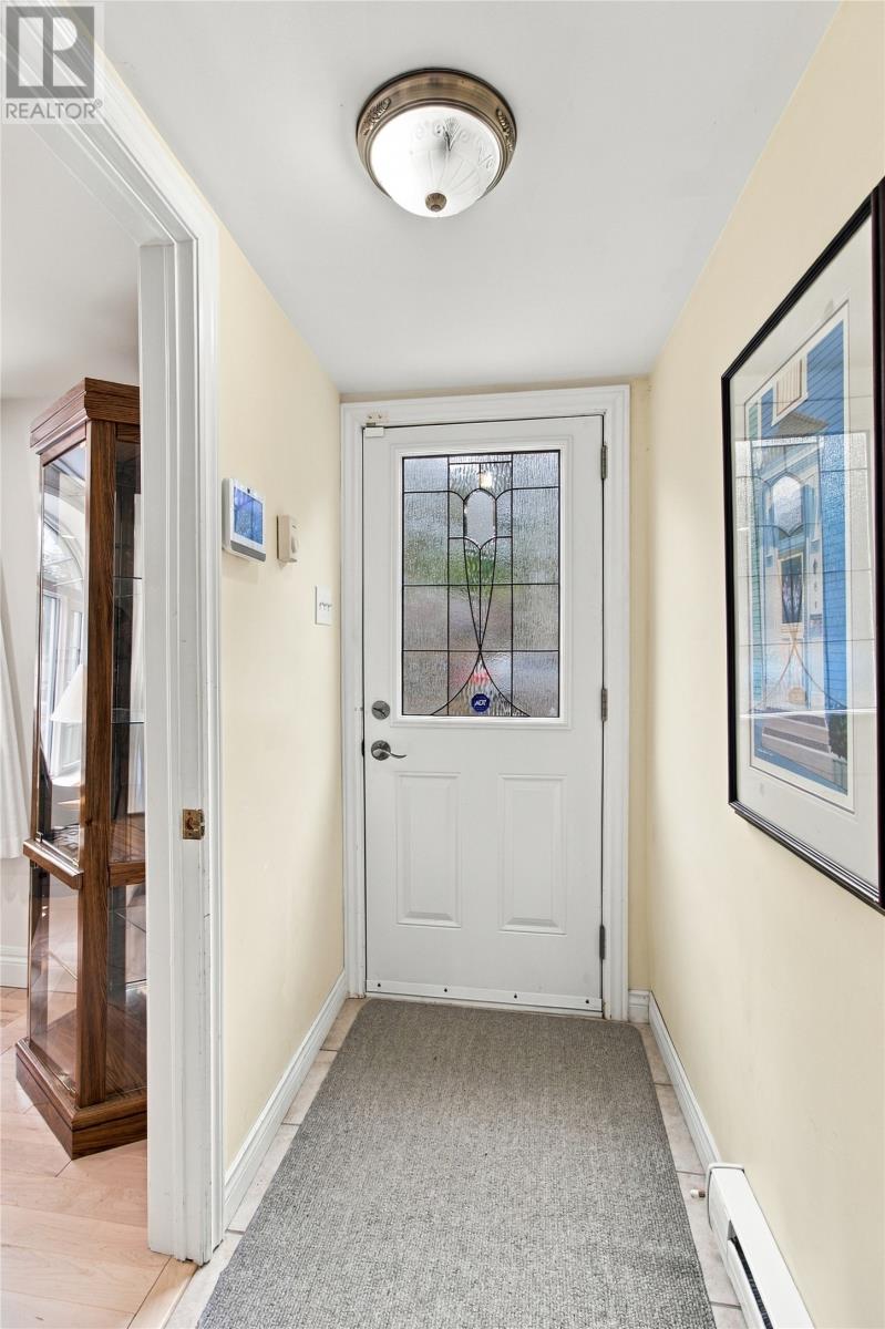 50 Colonial Street - 10