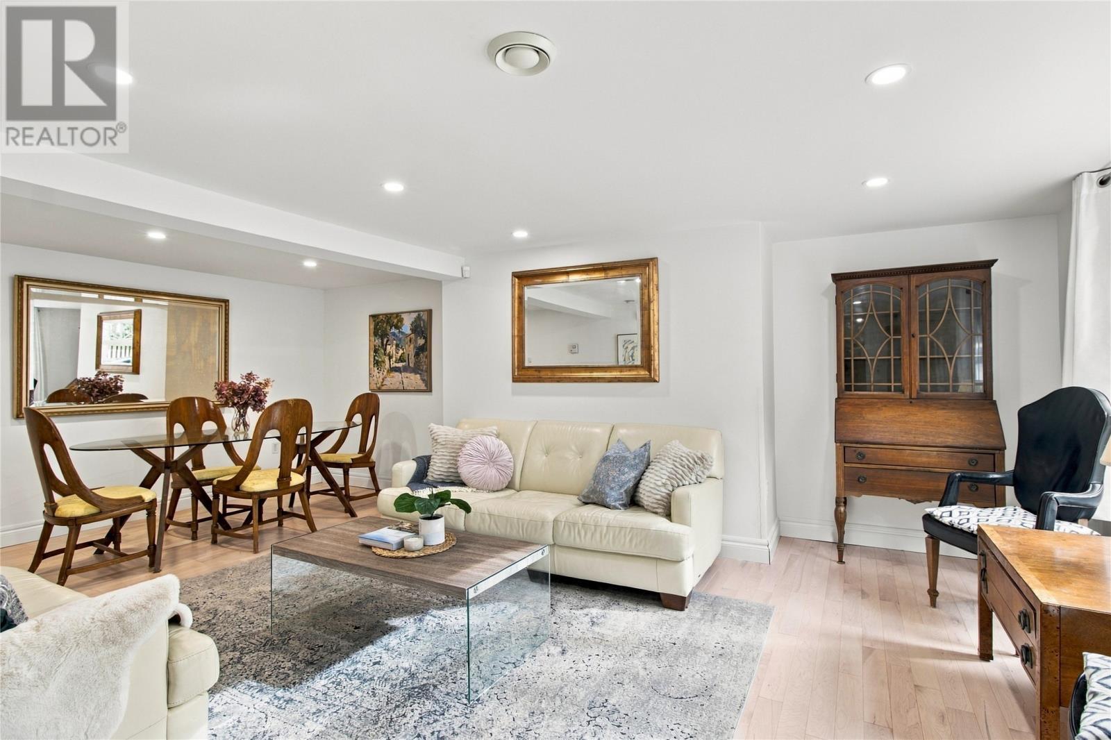 50 Colonial Street - 13