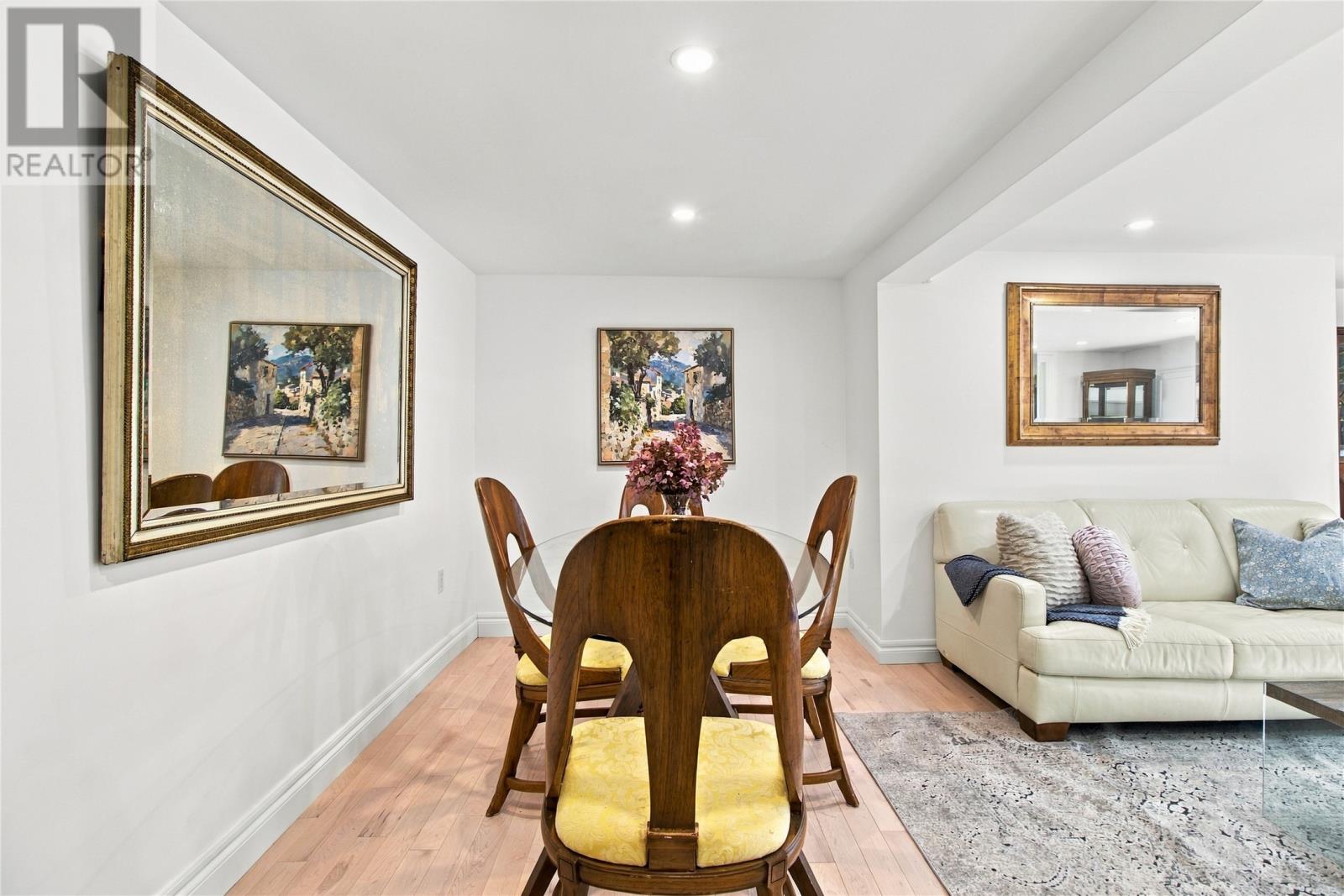 50 Colonial Street - 14