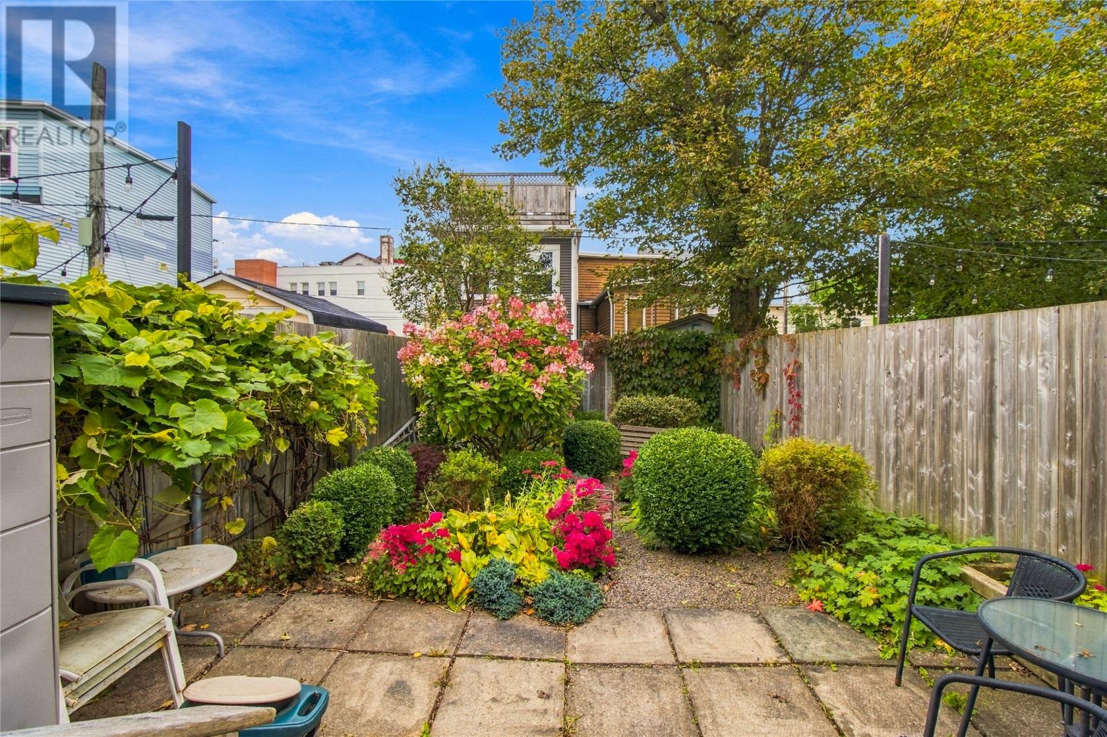 50 Colonial Street - 5
