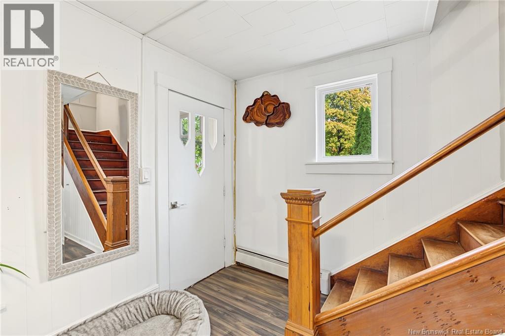 880 Barker Street - 11