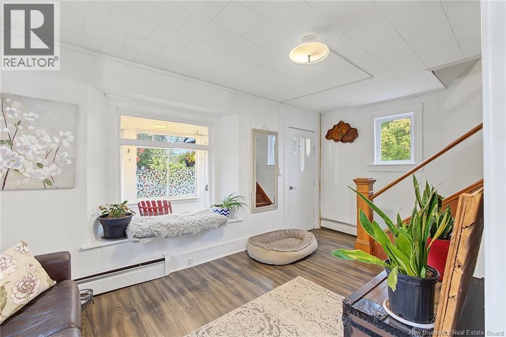 880 Barker Street - 15