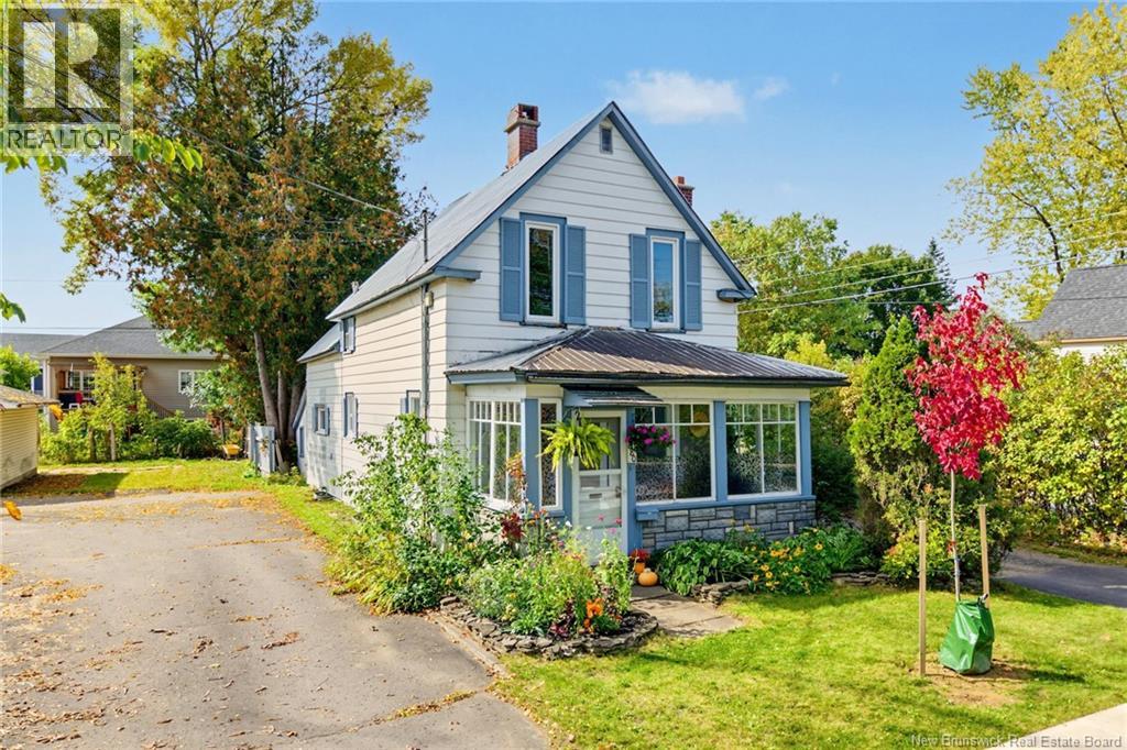 880 Barker Street - 3