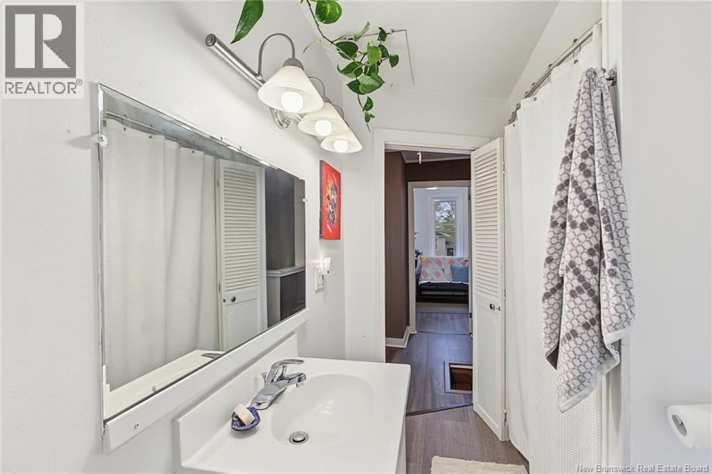 880 Barker Street - 38