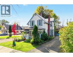 880 Barker Street, photo 2
