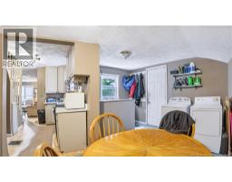 421 Canada Street, photo 8