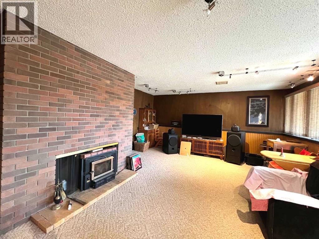Listing photo – 4312 52 Street, Camrose