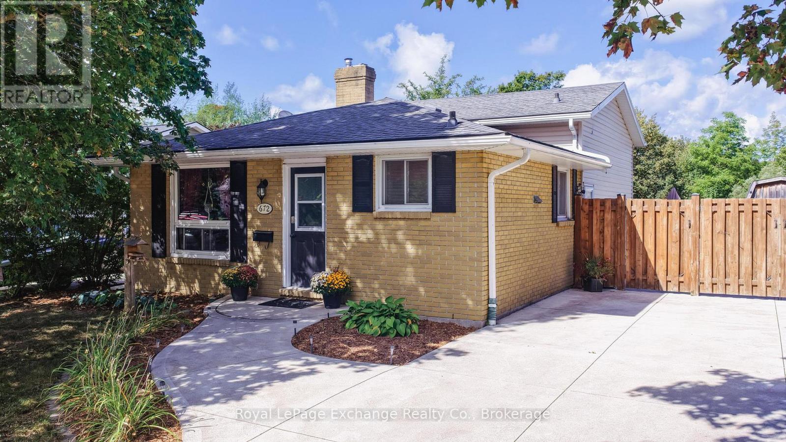 672 Palmateer Drive — photo 34