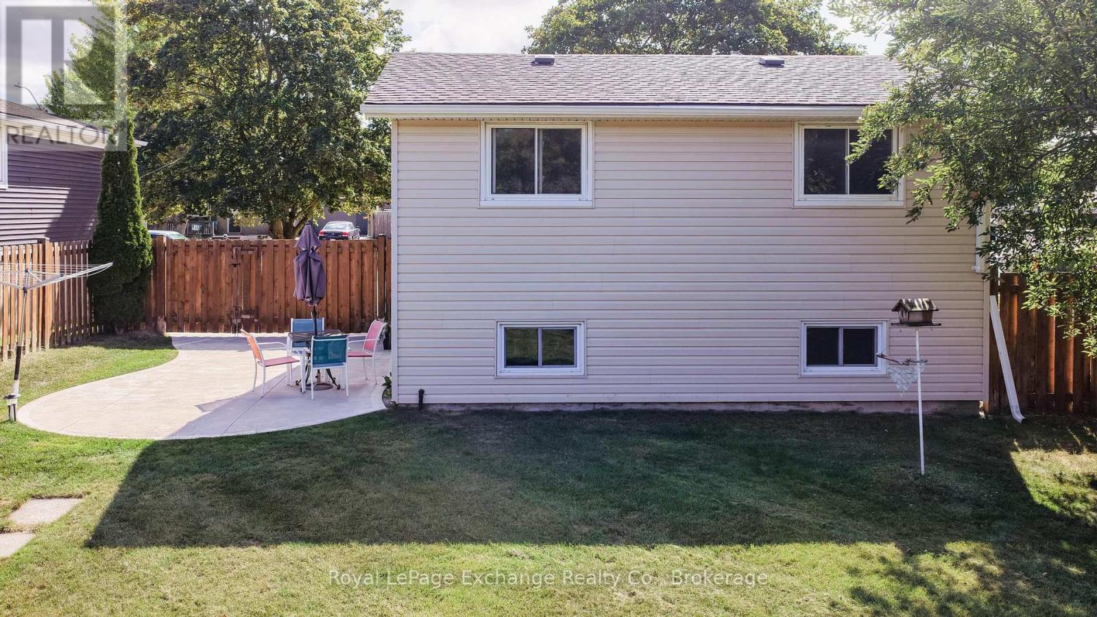 672 Palmateer Drive — photo 7
