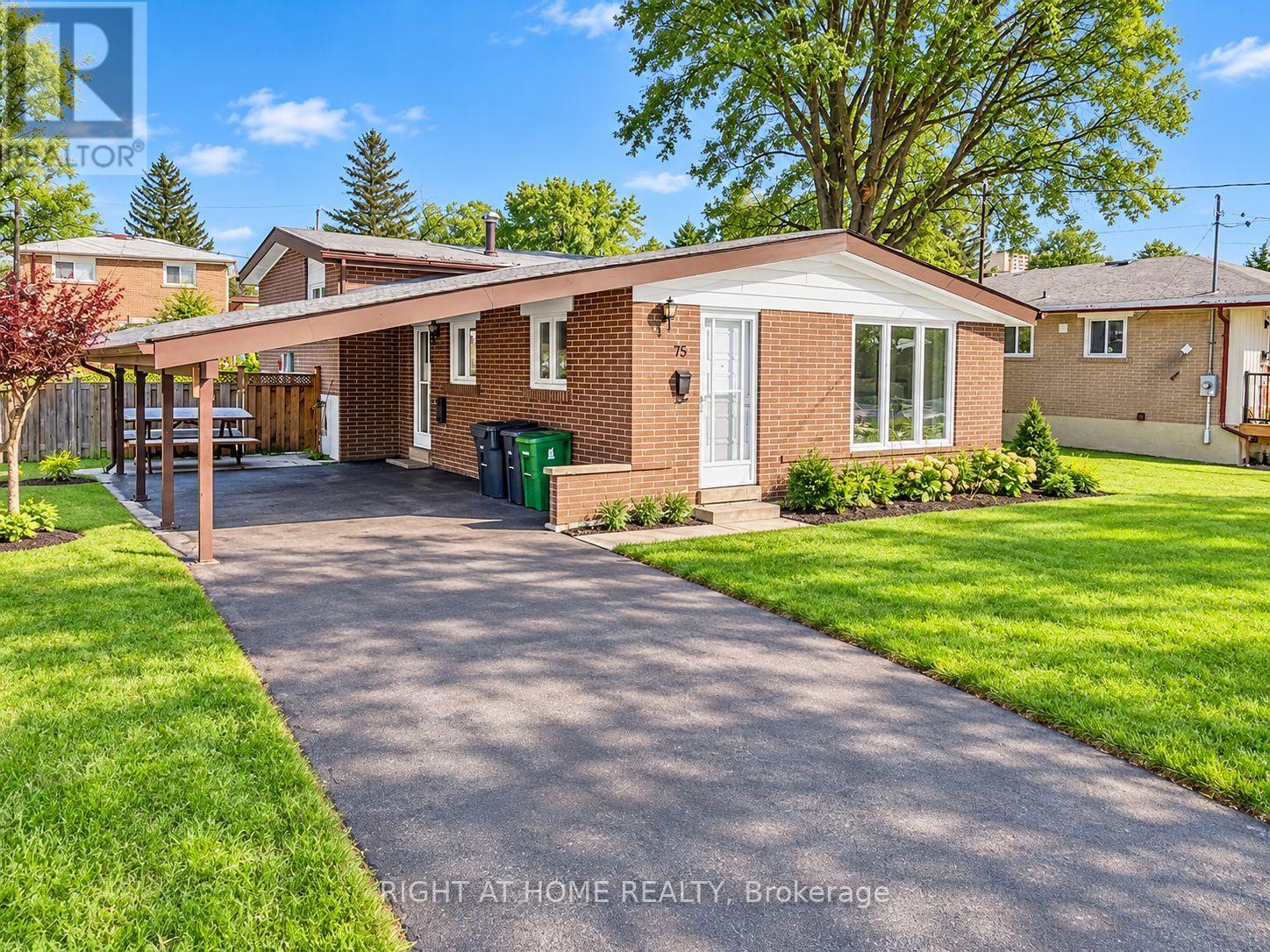 75 BLOOMINGTON CRESCENT