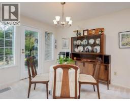 Primary Bedroom - 10 2566 Penrhyn St, Saanich, BC V8N1G1 Photo 6