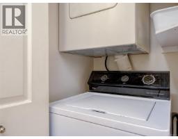 10 2566 Penrhyn St, Saanich, BC V8N1G1 Photo 19