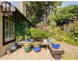10 2566 Penrhyn St, Saanich, BC V8N1G1 Photo 22
