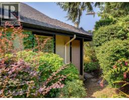 10 2566 Penrhyn St, Saanich, BC V8N1G1 Photo 25