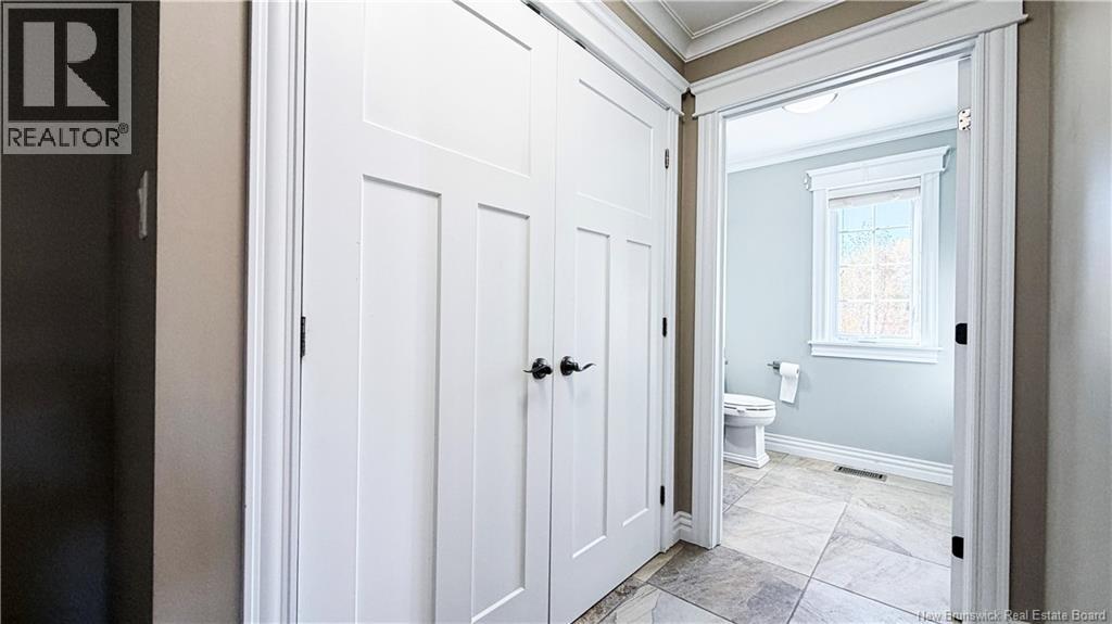 145 Amiens Drive - 15