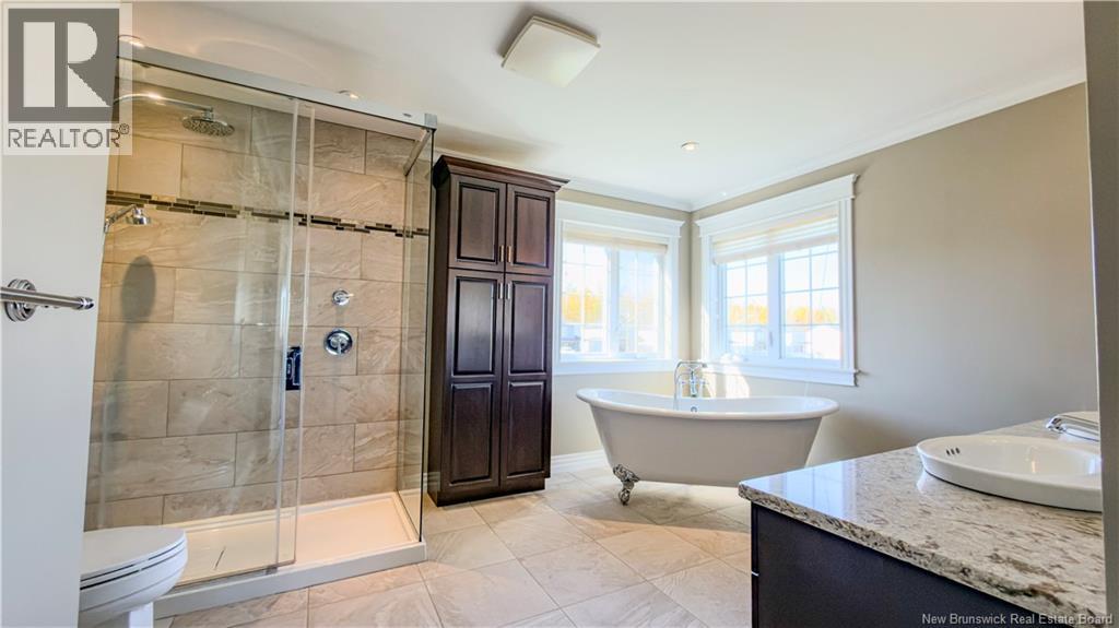 145 Amiens Drive - 21