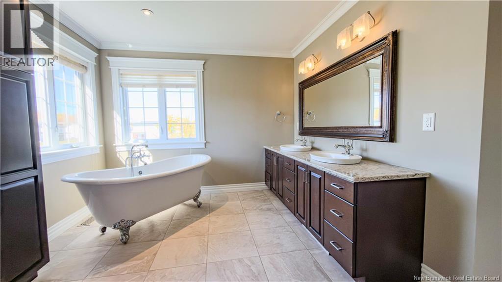145 Amiens Drive - 23