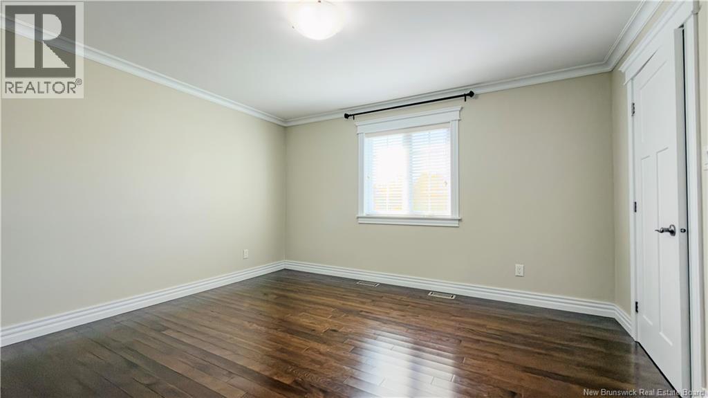 145 Amiens Drive - 27