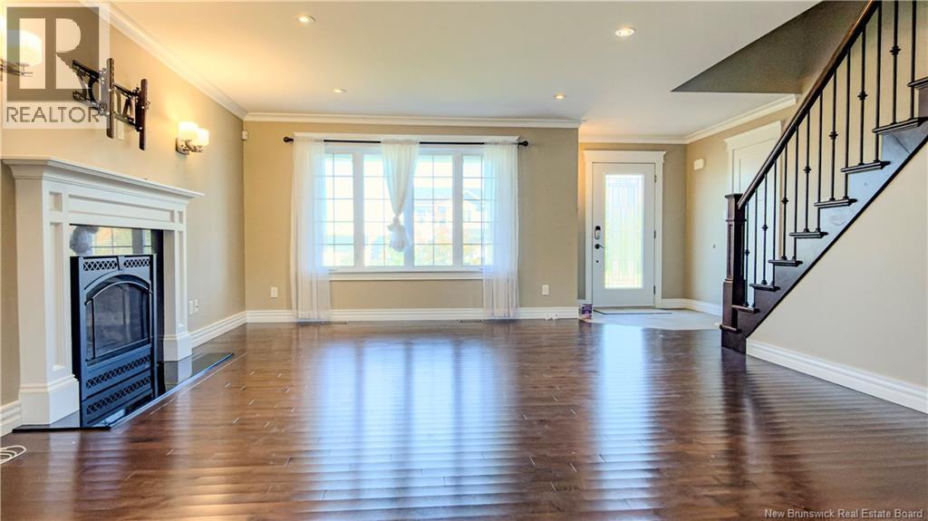 145 Amiens Drive - 3