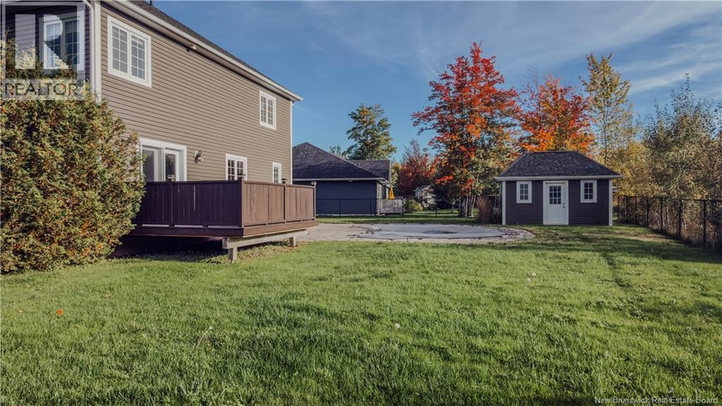 145 Amiens Drive - 43