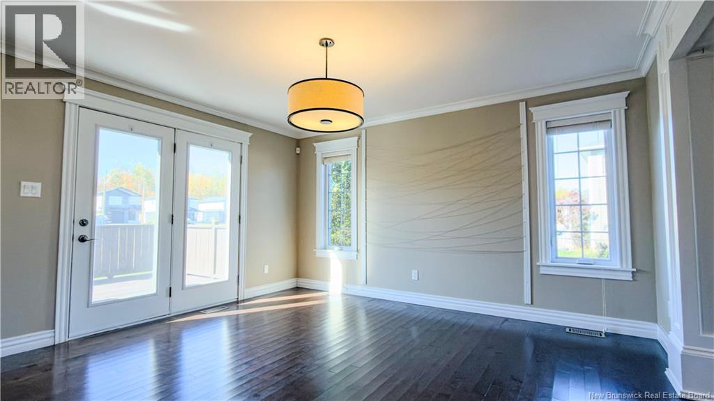 145 Amiens Drive - 7
